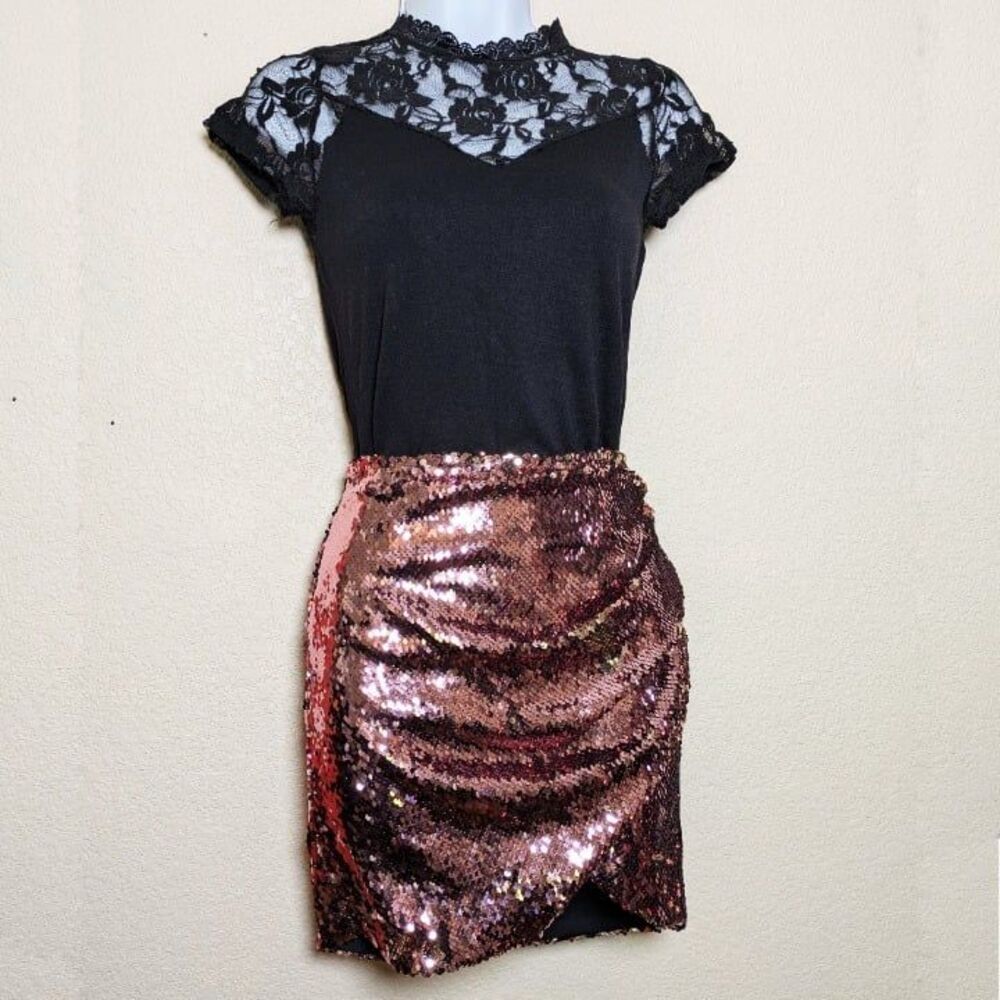 Rose Gold Sequin Drape Mini Skirt Size Small Forever 21 Clubwear Y2K Bimbocore